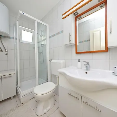 Girica Apartment *